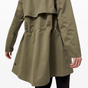 Lululemon Rain Shaker Trench Coat Sz 8